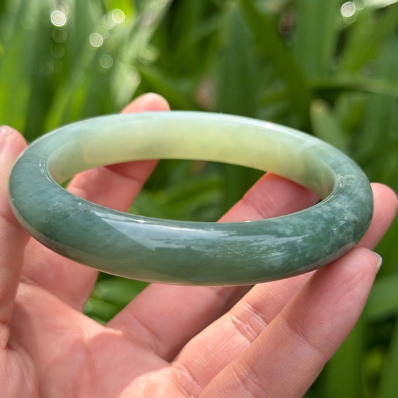 Jewelry - 64mm inner diameter green xiuyu jade bangle 0587